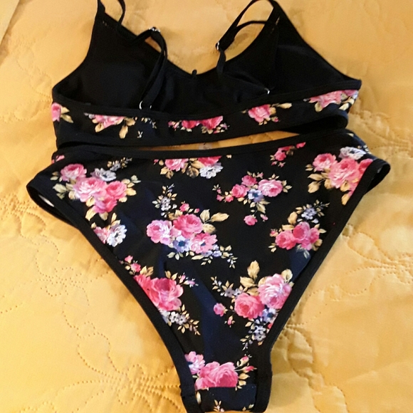 Cupshe Floral Swimsuit - Size Small - Picture 4 of 12